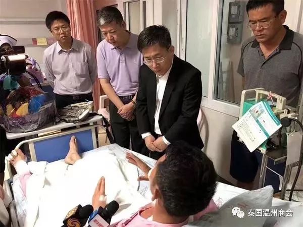 泰国一游艇倾覆，33名中国游客获救——生死瞬间的人性光辉