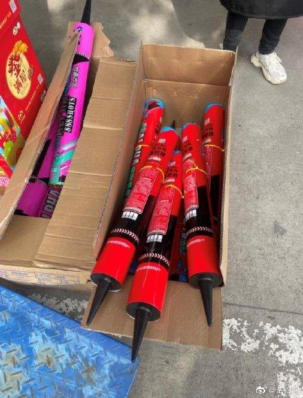 春节前浏阳加特林烟花降价热潮，20元起，热闹迎新春