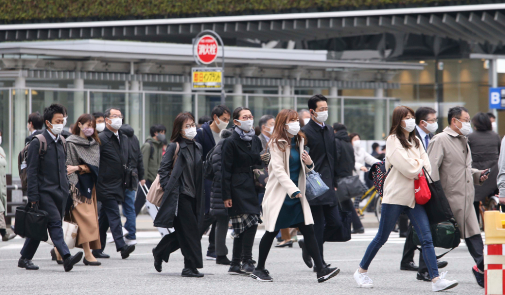 日本爆发流感，游客纷纷反映路上很多人咳嗽