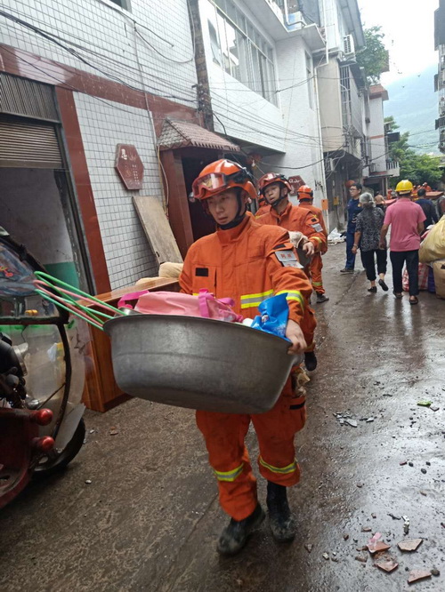 紧急驰援！30亿元火速拨付四川救灾一线，生死时速下的温暖守护行动揭秘！