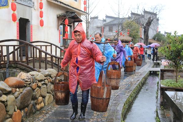 推荐，重磅揭秘！投资5万承包30亩鱼塘，神秘荷包红鲤鱼现身引发财富悬念？！