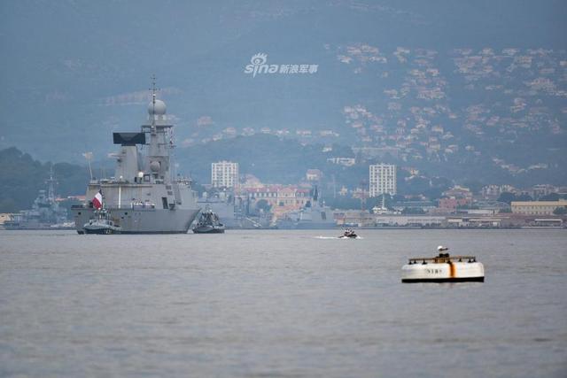 法国航母编队南海耀武扬威，意欲何为？神秘行动引发国际关注悬念重重！